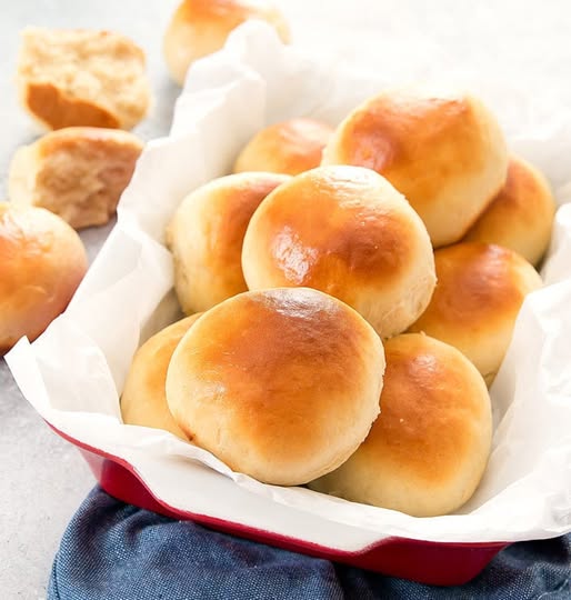 "Sándwiches de Leche Suaves: Una Delicia Casera Irresistible"