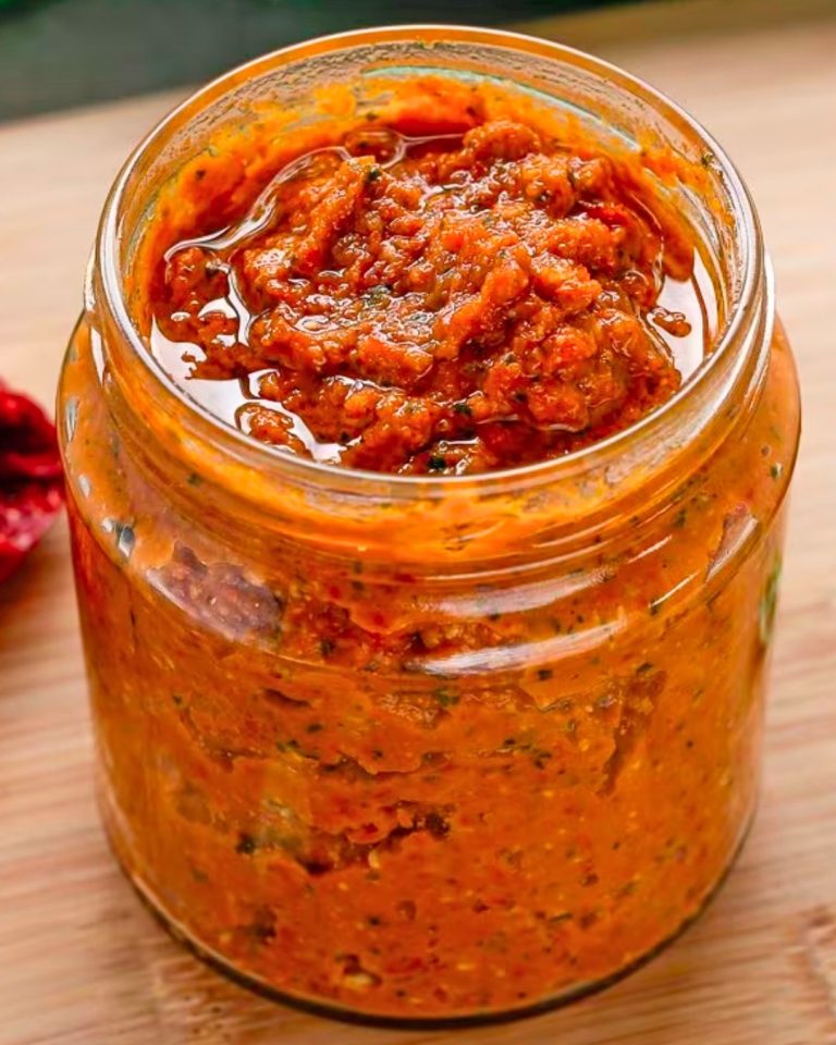 Títuló: Pesto Exquisito de Tomates Secos y Almendras: El Sabor Mediterráneo en tu Mesa