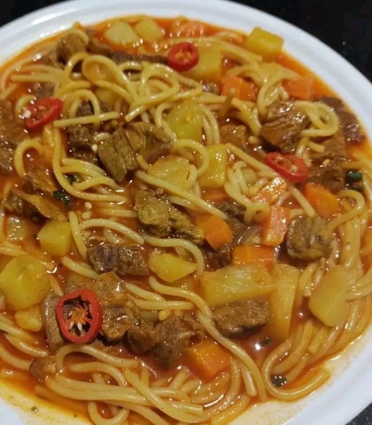 "Reconfortante Sopa de Ternera con Verduras: Una Comida Casera y Nutritiva"