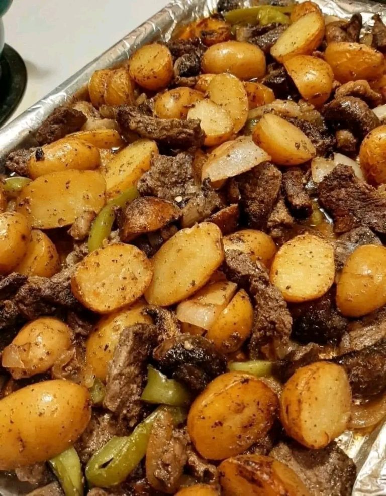 Papas al Sartén con Filete de Carne a la Mantequilla y Ajo: El Plato Perfecto para los Amantes de la Carne