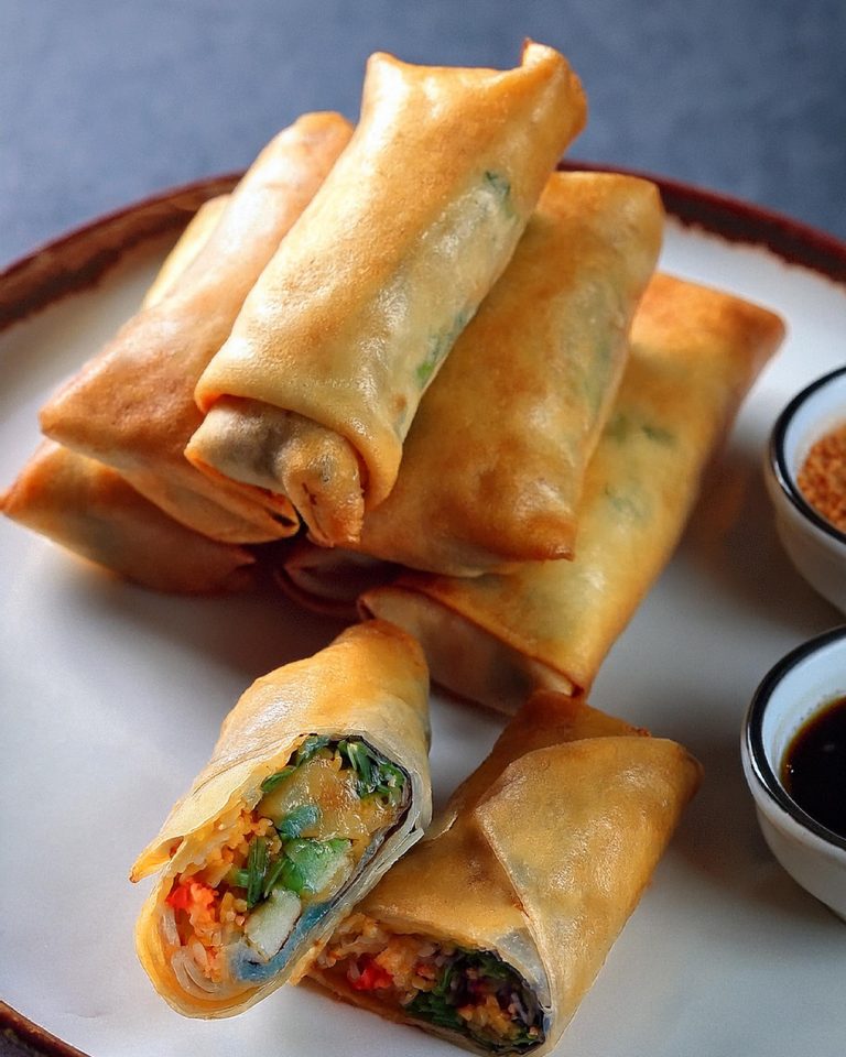 Rollitos de Primavera Chinos: Un Manjar Crujiente y Sabroso