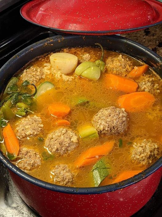 Albóndigas en Salsa: Un Clásico con Sugerencias Irresistibles