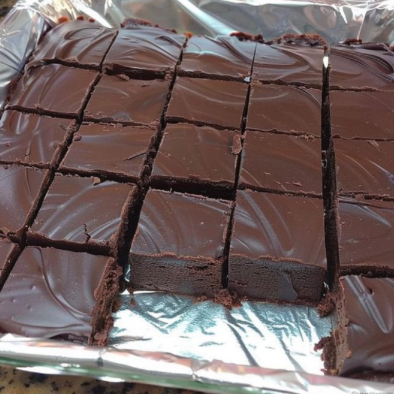 Fudge Clásico: Un Dulce Atrevido con Cacao y Mantequilla