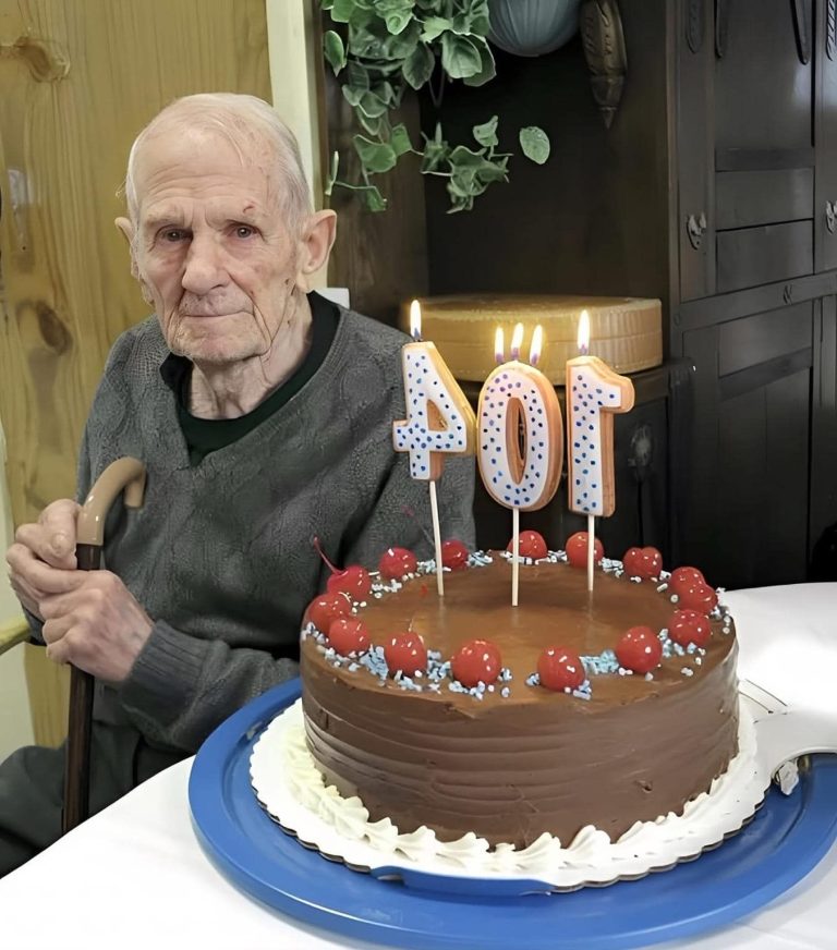 El pastel especial para celebrar mis 104 años! 🎂❤️